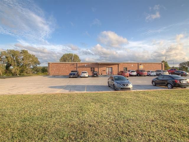 7822 W Parkway Blvd, Tulsa, OK 74127
